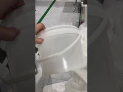 Cubos plásticos seguros de la categoría alimenticia con la broche en la tapa para el almacenamiento y el transporte