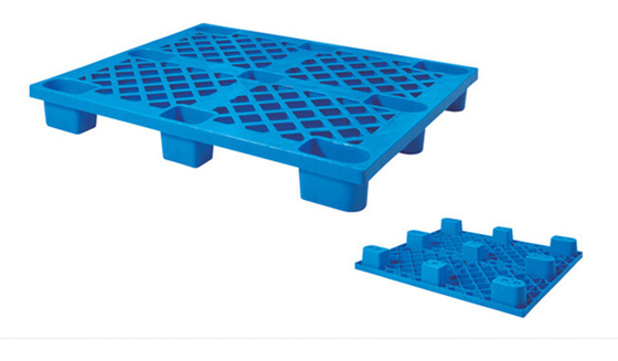 Solución de embalaje eficiente con paletas de plástico apilables de estilo Nine Foot