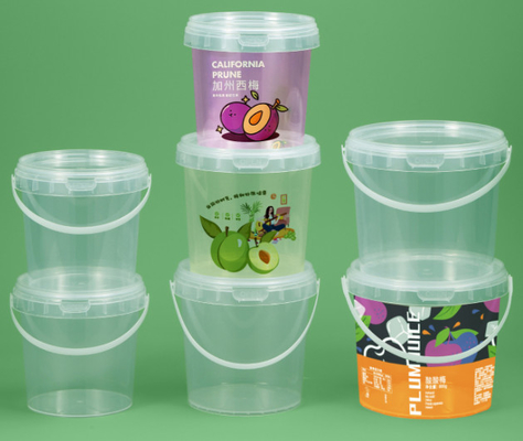 Cubo de plástico disponible con tapa para almacenamiento de alimentos con logotipo personalizable