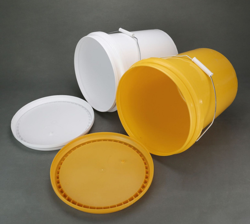 Baldes de plástico de 5 galones de color personalizado con tapa y mango para uso industrial