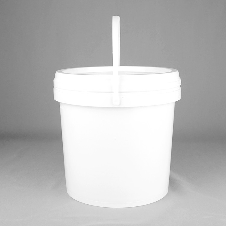 Superficie lisa 1,5 mm Cubo de plástico con tapa de sello y mango de metal para pintura de agua Alimentos Revestimiento químico