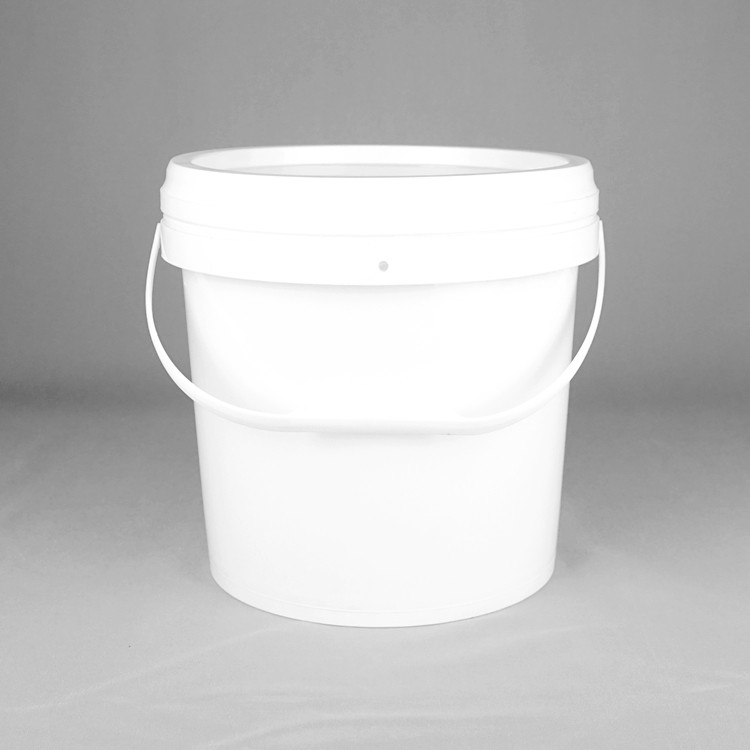 Superficie lisa 1,5 mm Cubo de plástico con tapa de sello y mango de metal para pintura de agua Alimentos Revestimiento químico