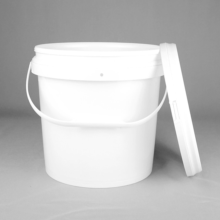 Superficie lisa 1,5 mm Cubo de plástico con tapa de sello y mango de metal para pintura de agua Alimentos Revestimiento químico