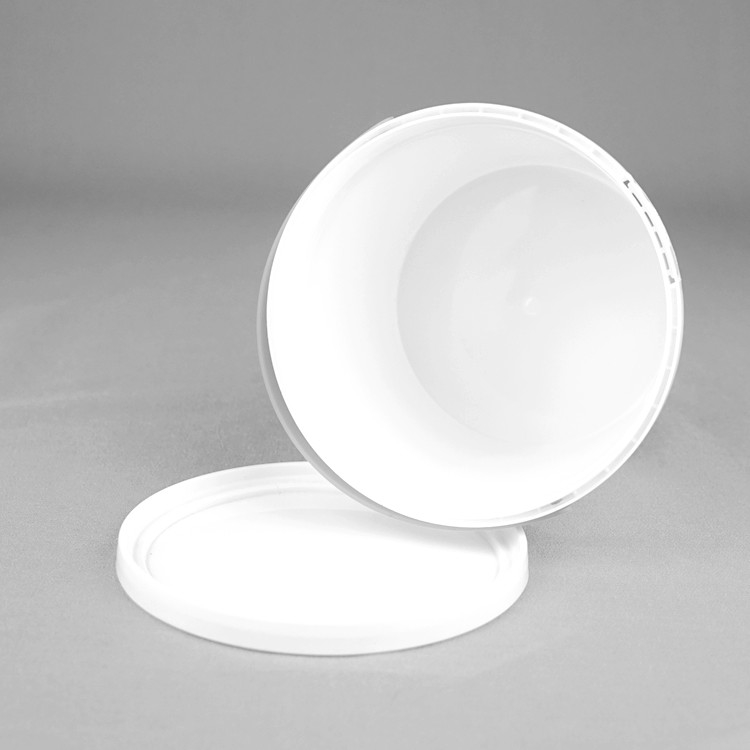 Cubo blanco de calidad alimenticia seguro y duradero para almacenamiento y transporte