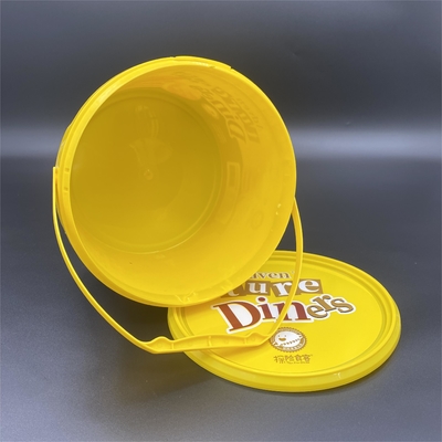 Cubos plásticos seguros de la categoría alimenticia con la broche en la tapa para el almacenamiento y el transporte