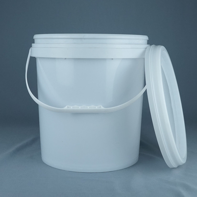 Cubos plásticos de la categoría alimenticia con la broche en la tapa para el almacenamiento y el transporte