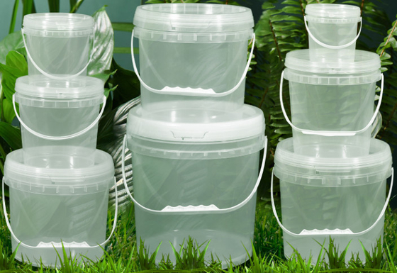 Superficie lisa formada cubo del envase del plástico transparente adaptable