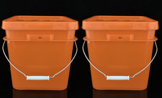 Cubo de plástico cuadrado resistente a productos químicos con mango para pintura y productos químicos