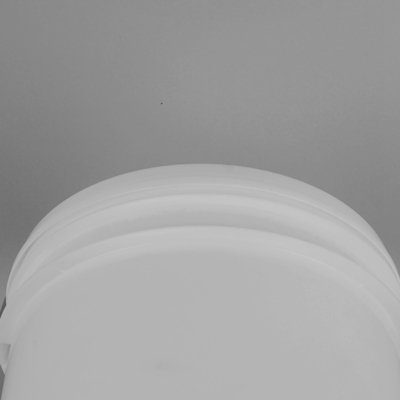 Cubo plástico blanco del fertilizante de 14 litros con la película de la impresión en color