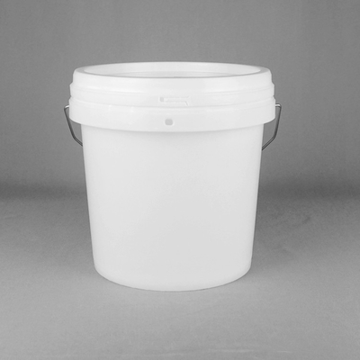 Cubo de pintura de plástico resistente a los rayos UV con mango
