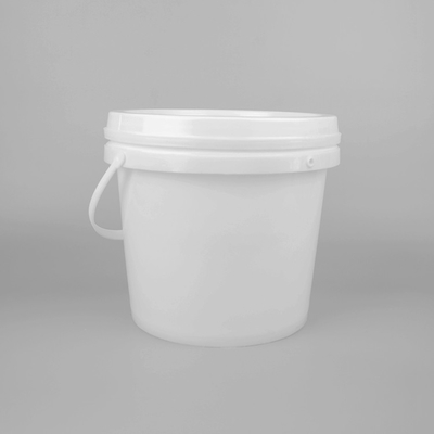 Cubo de plástico resistente a los rayos UV con gorgón de vertido para uso industrial
