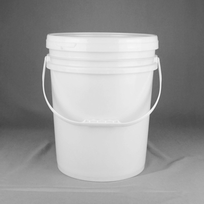 cubos apilables plásticos 20L con las tapas