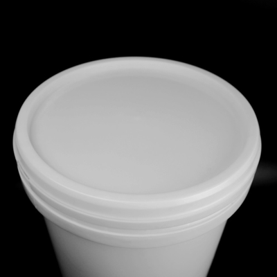 cubos apilables plásticos 20L con las tapas