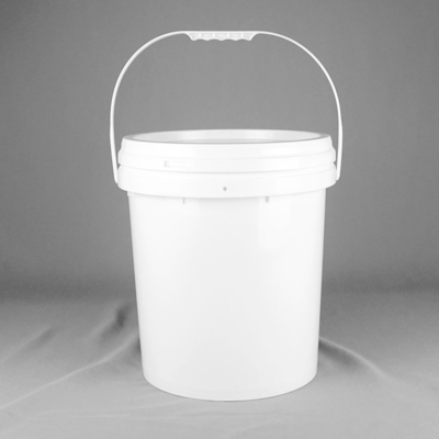 Cubo plástico resistente ULTRAVIOLETA del fertilizante con la manija