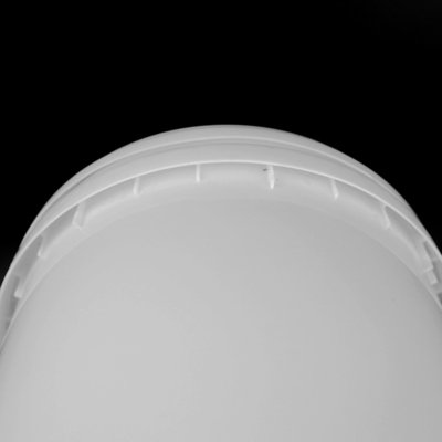 Cubos plásticos blancos de 5 galones con resistente ULTRAVIOLETA y la manija