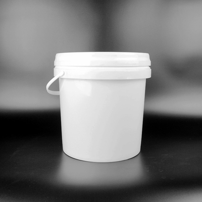 Polipropileno alrededor del cubo plástico