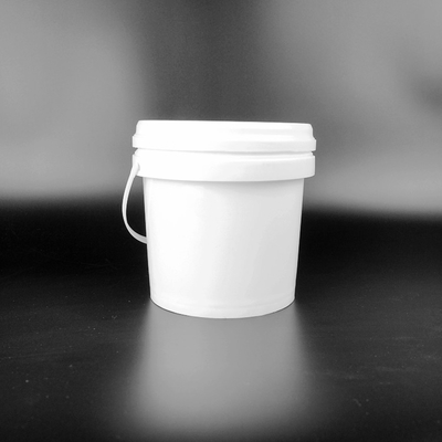 cubo libre del almacenamiento BPA de la comida 2L con el embalaje durable del alimento para animales de la tapa