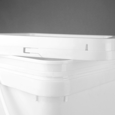 Tambor rectangular del envase de plástico de la categoría alimenticia 20kg con la tapa y las manijas duales