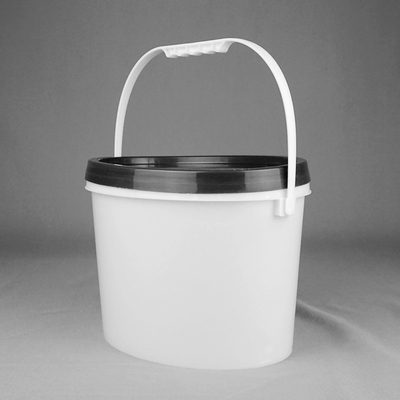 el cubo oval del envase de plástico 5.5L modificó para requisitos particulares con un tirón de la tapa y de la mano