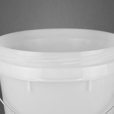 Cubo plástico 25L de la pintura de 7 galones con la manija