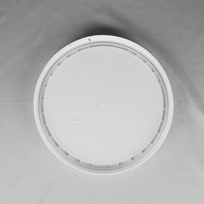 Cubos plásticos químicos del grado superior pequeños con la tapa