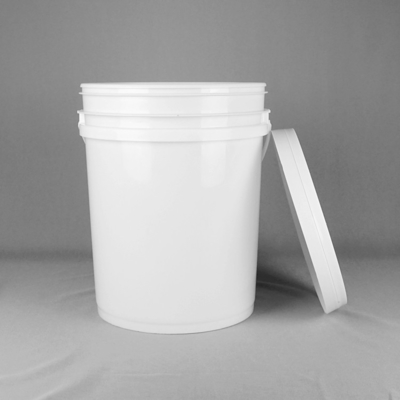 Cubos plásticos químicos del grado superior pequeños con la tapa