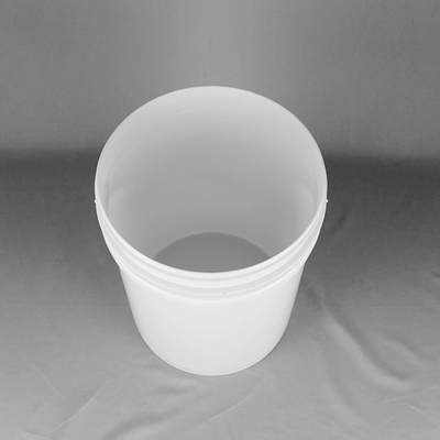 Cubos plásticos químicos del grado superior pequeños con la tapa